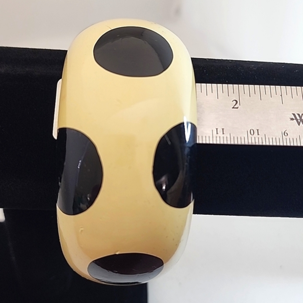 Exotic India Ivory and Black Spotted Bangle
